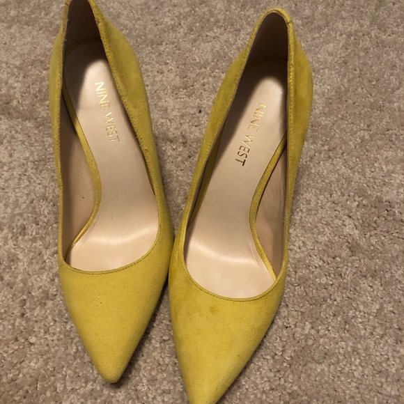 nine west gray pumps